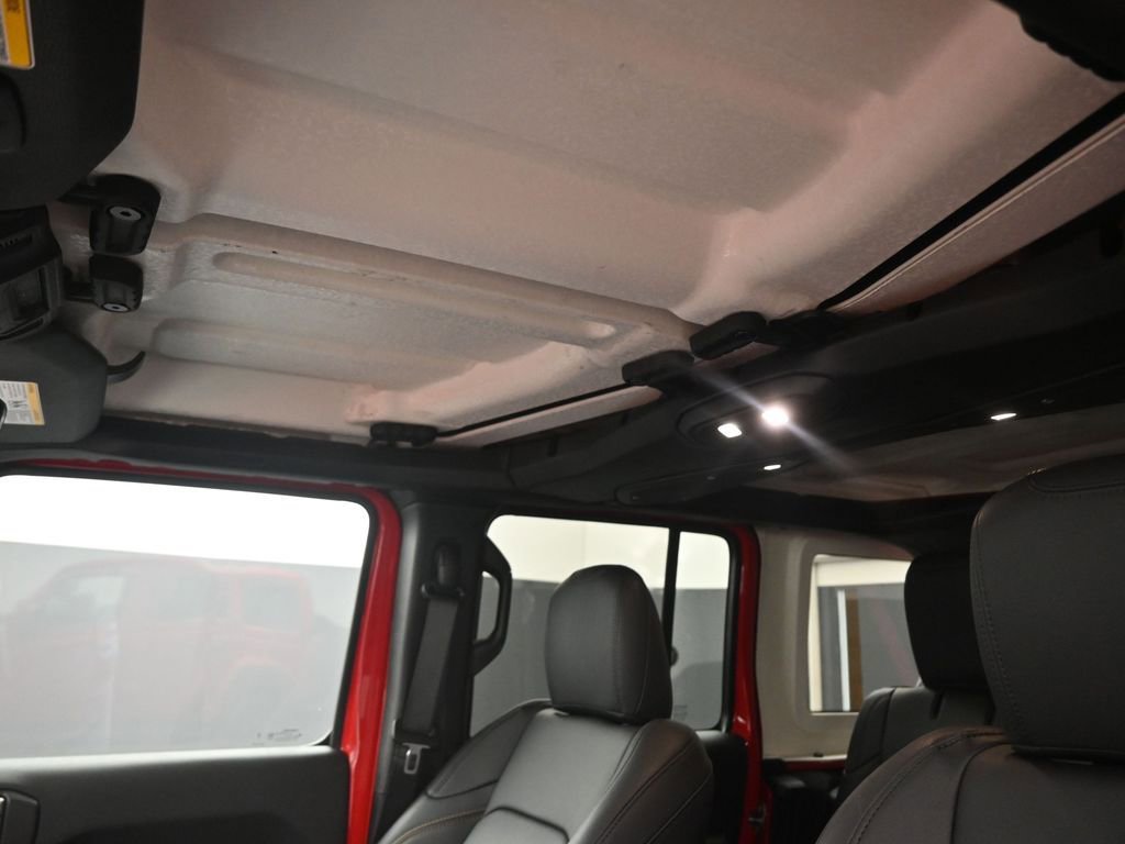 New 2025 Jeep Wrangler Unlimited Sahara AWD/4WD image 14
