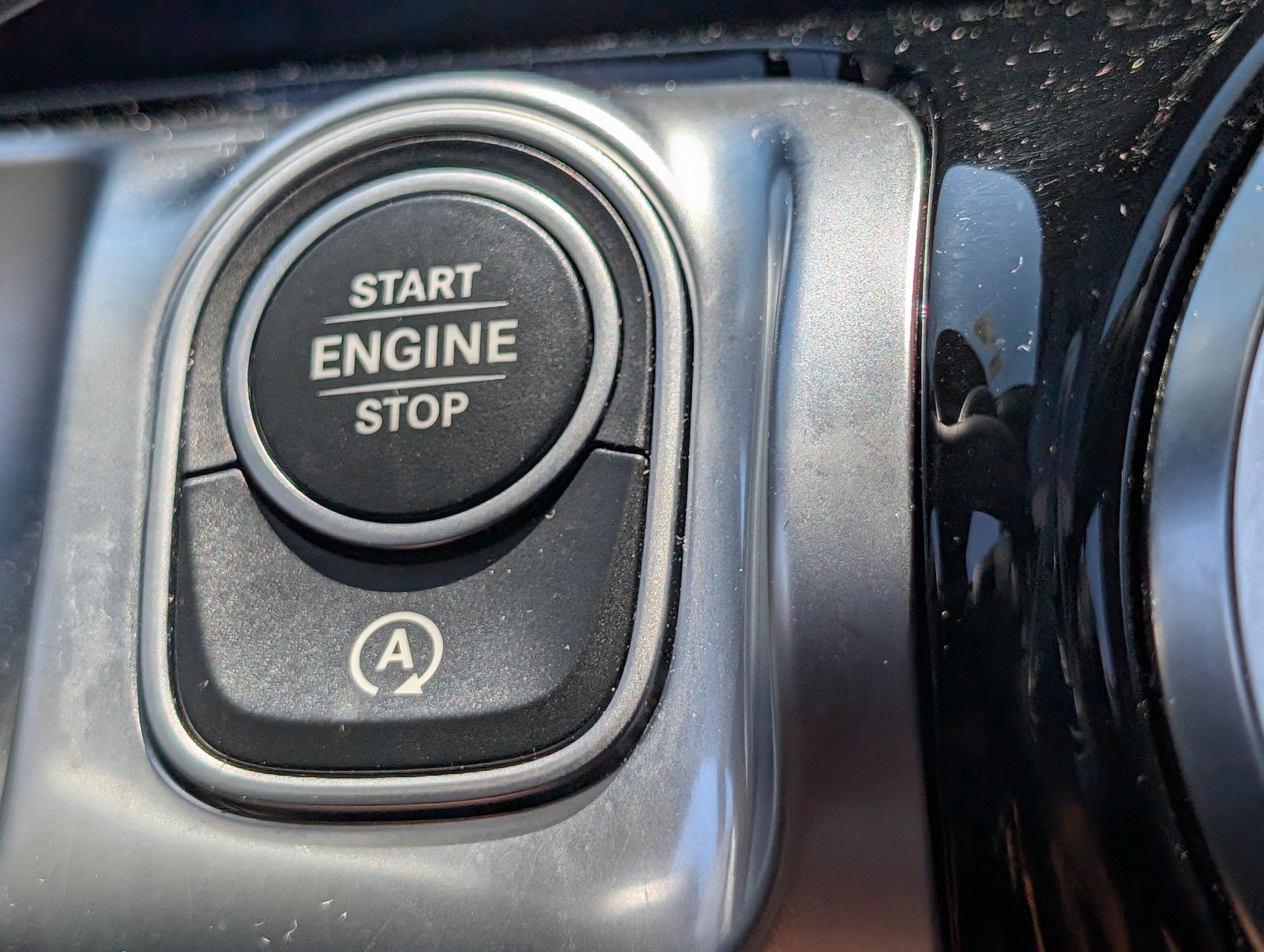 Used 2024 Mercedes-Benz GLB 250 4MATIC image 23