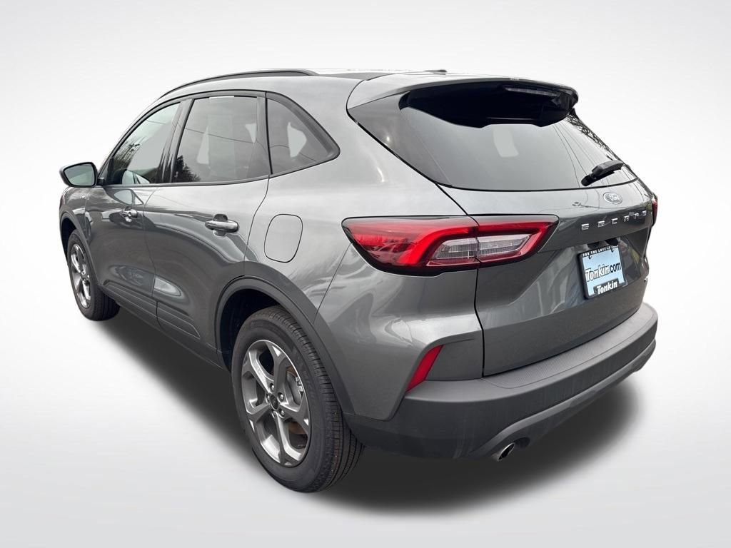 Used 2025 Ford Escape ST-Line image 5