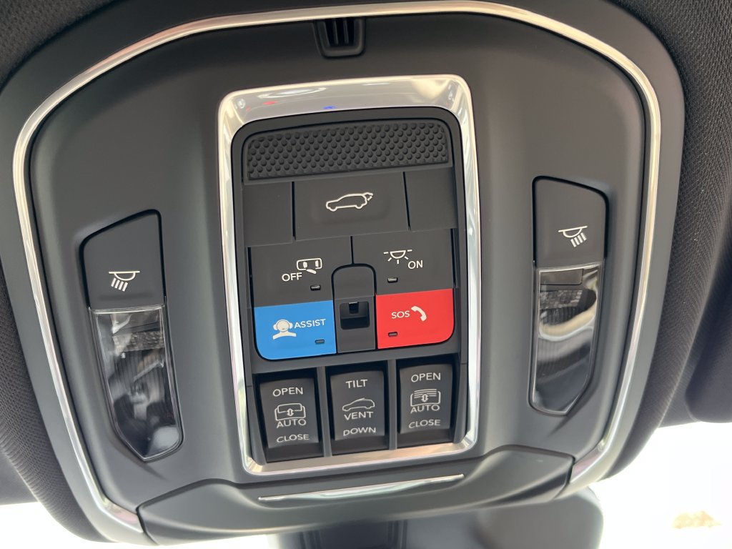 New 2026 Jeep Grand Cherokee Limited w/ Luxury Tech Group II AWD/4WD image 45