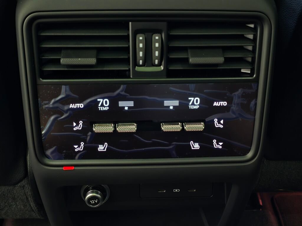 New 2025 Porsche Cayenne image 20