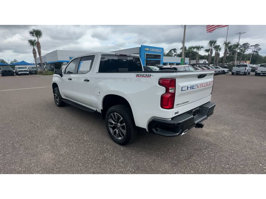 Used 2023 Chevrolet Silverado 1500 LT Trail Boss w/ Convenience Package II AWD/4WD image 4