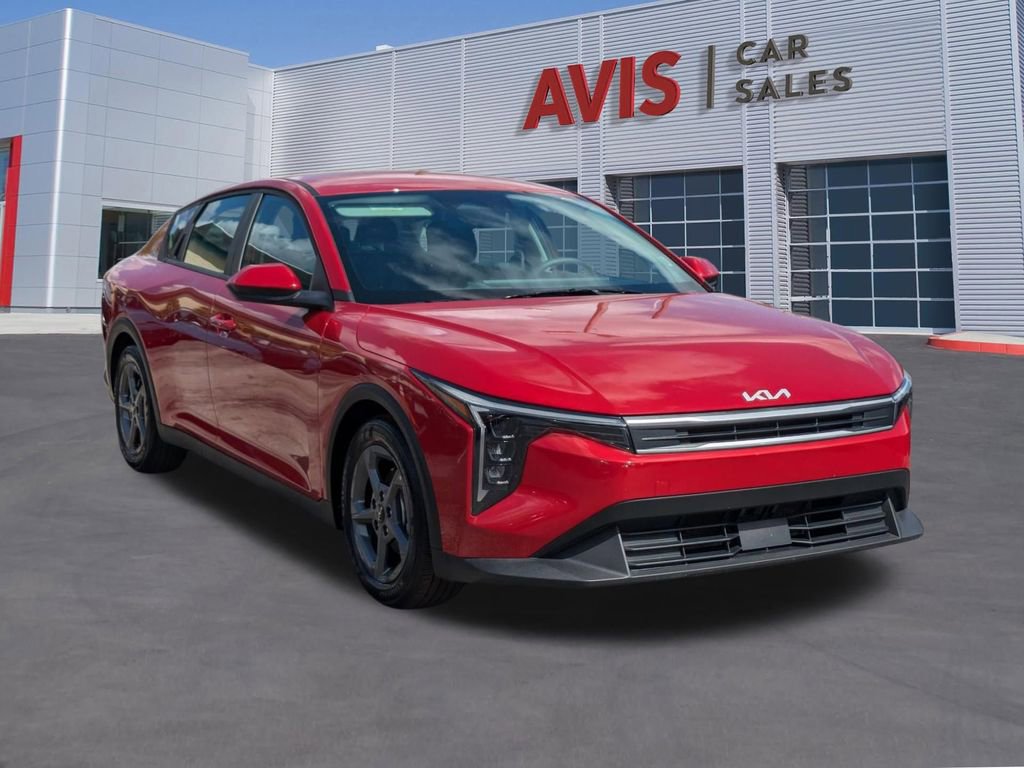 Used 2025 Kia K4 LXS image 3