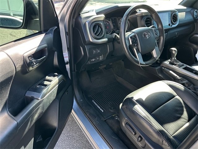 Used 2020 Toyota Tacoma Limited image 9