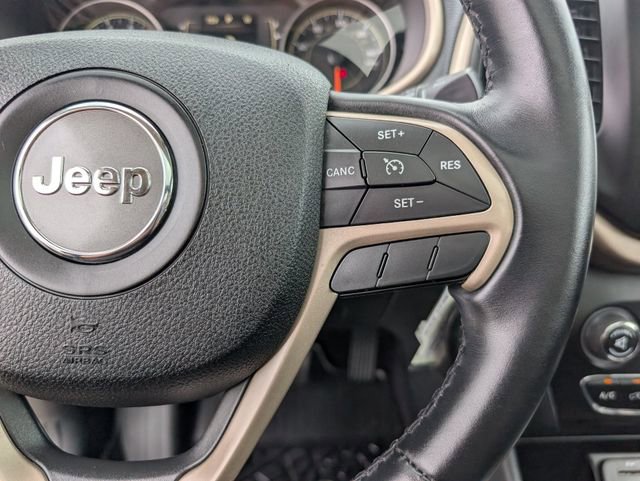 Used 2016 Jeep Cherokee 75th Anniversary FWD image 14