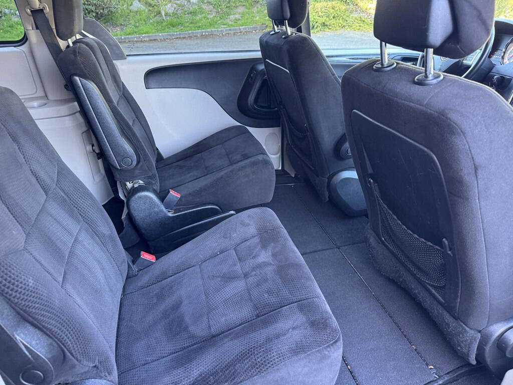 Used 2013 Dodge Grand Caravan SE FWD image 19