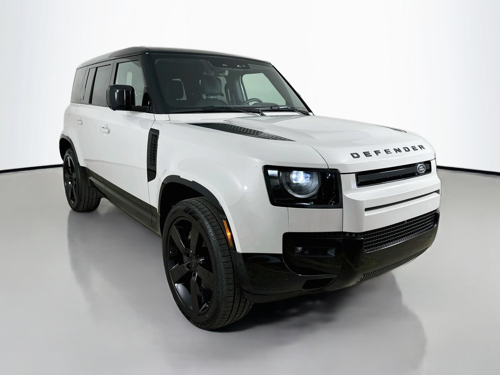 New 2026 Land Rover Defender 110 X-Dynamic SE AWD/4WD image 3