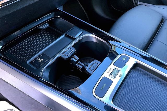 Used 2025 Mercedes-Benz GLB 250 4MATIC image 21