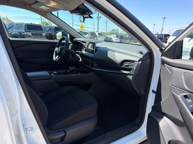 Used 2024 Nissan Rogue S AWD/4WD image 34