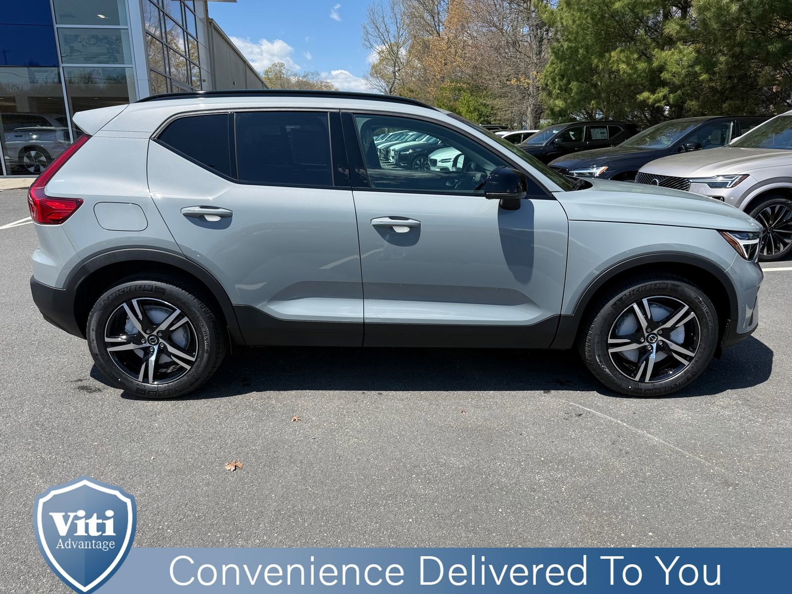 New 2026 Volvo XC40 B5 Core w/ Climate Package AWD/4WD image 9
