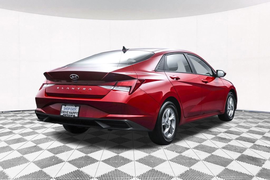 Certified 2023 Hyundai Elantra SE w/ Cargo Package image 13
