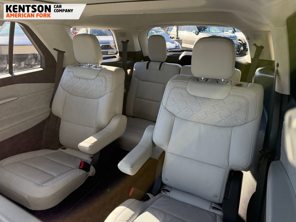 Used 2025 Ford Explorer Platinum w/ LUX Leather Package image 32