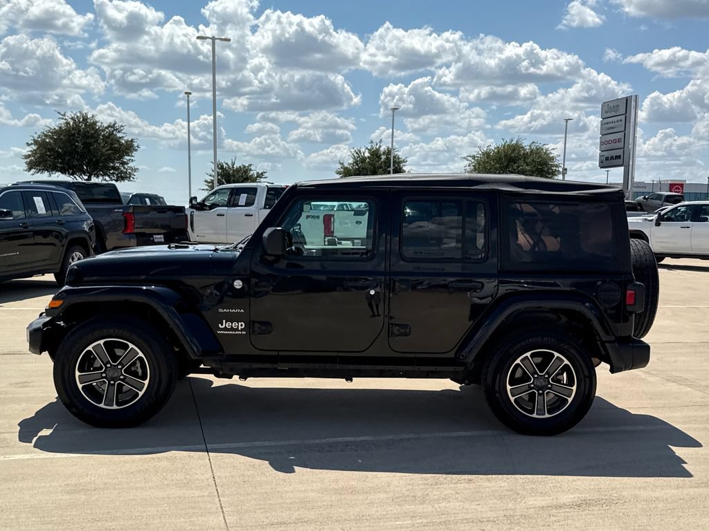 Used 2023 Jeep Wrangler Unlimited Sahara w/ Cold Weather Group AWD/4WD image 5