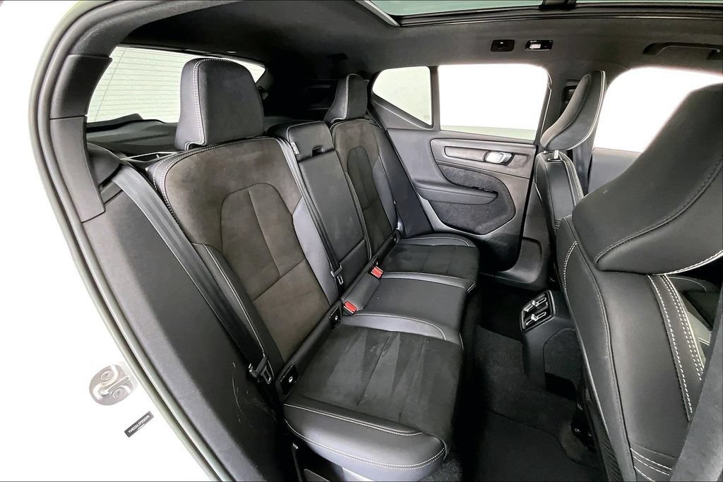Certified 2023 Volvo XC40 Recharge Plus AWD/4WD image 36