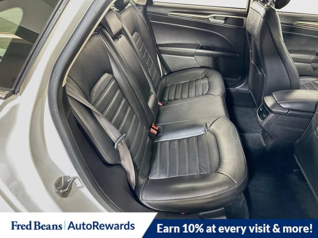 Used 2014 Ford Fusion SE w/ Equipment Group 202A FWD image 15
