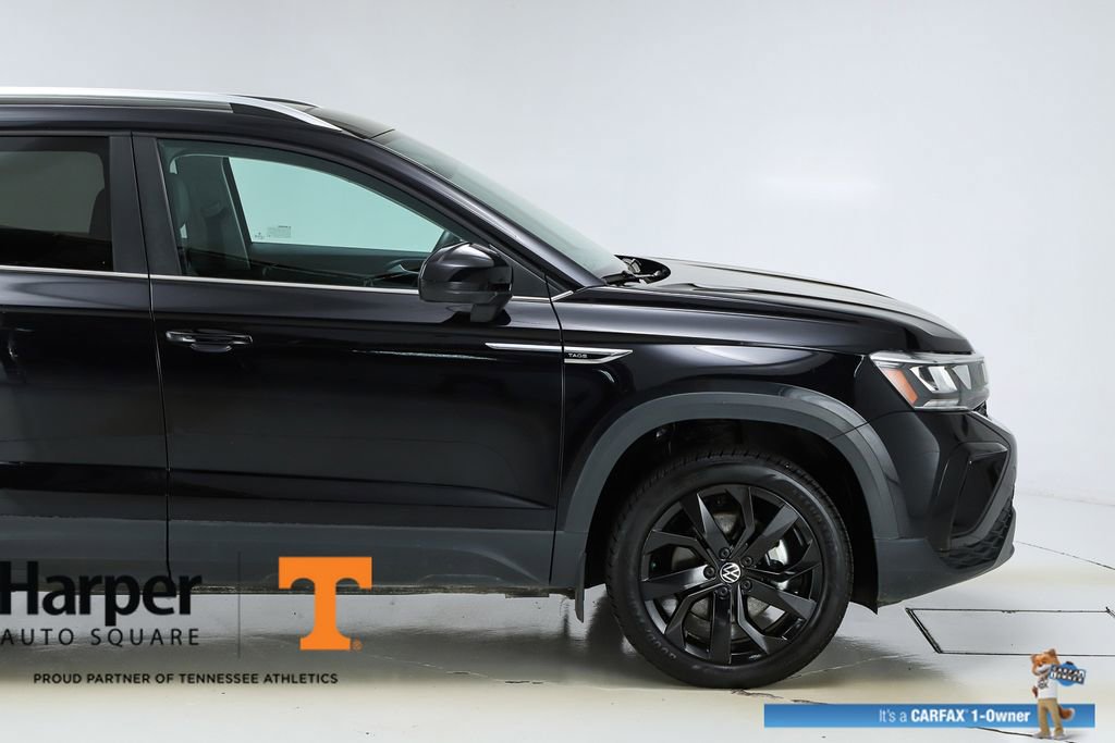 Used 2023 Volkswagen Taos SE w/ Panoramic Sunroof Package image 49