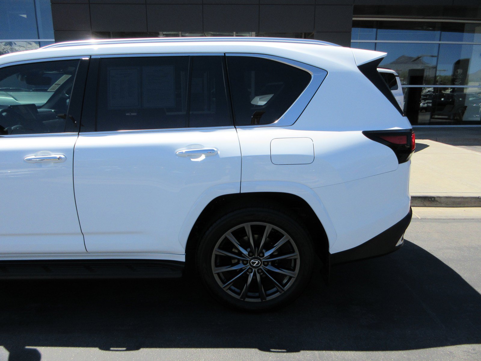 Used 2024 Lexus LX 600 F Sport AWD/4WD image 5