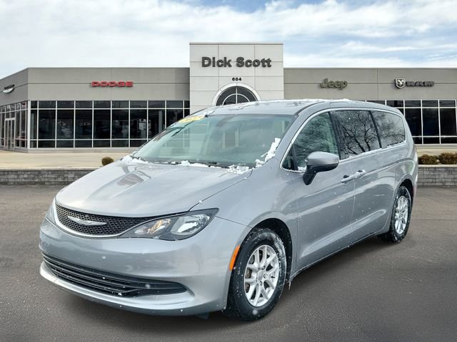 Used 2017 Chrysler Pacifica Touring video 2