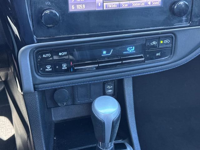 Used 2017 Toyota Corolla SE image 29