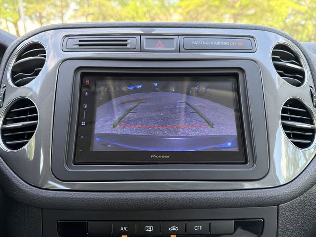 Used 2017 Volkswagen Tiguan Limited w/ Premium Package FWD image 17