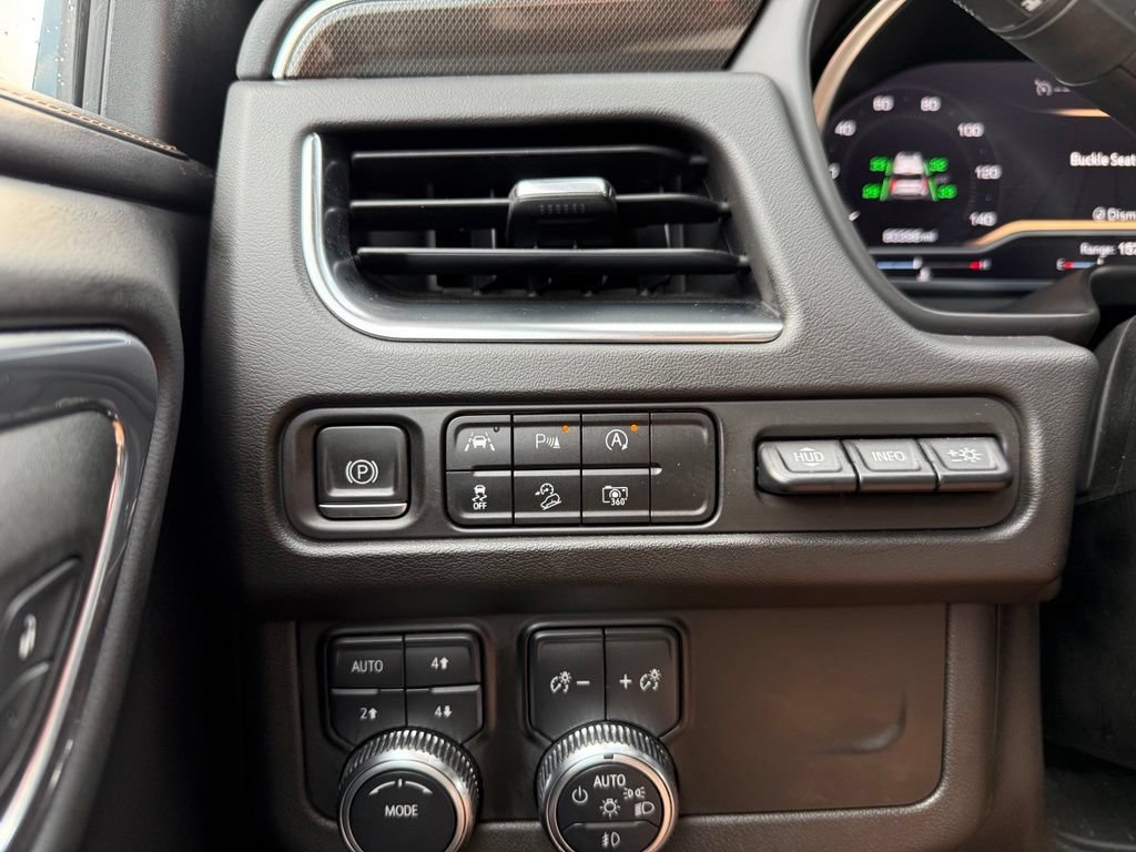 Used 2023 GMC Yukon XL AT4 w/ AT4 Premium Package AWD/4WD image 12