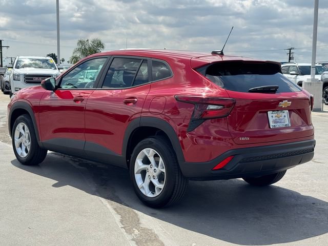 Used 2026 Chevrolet Trax LS w/ LS Convenience Package image 2