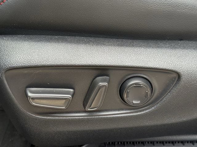 Used 2025 Toyota Sienna XSE FWD image 29
