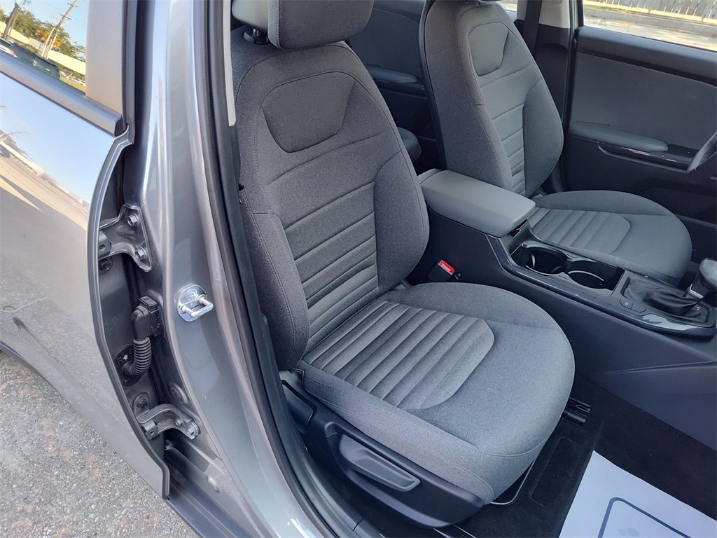 Used 2025 Kia K4 EX image 30