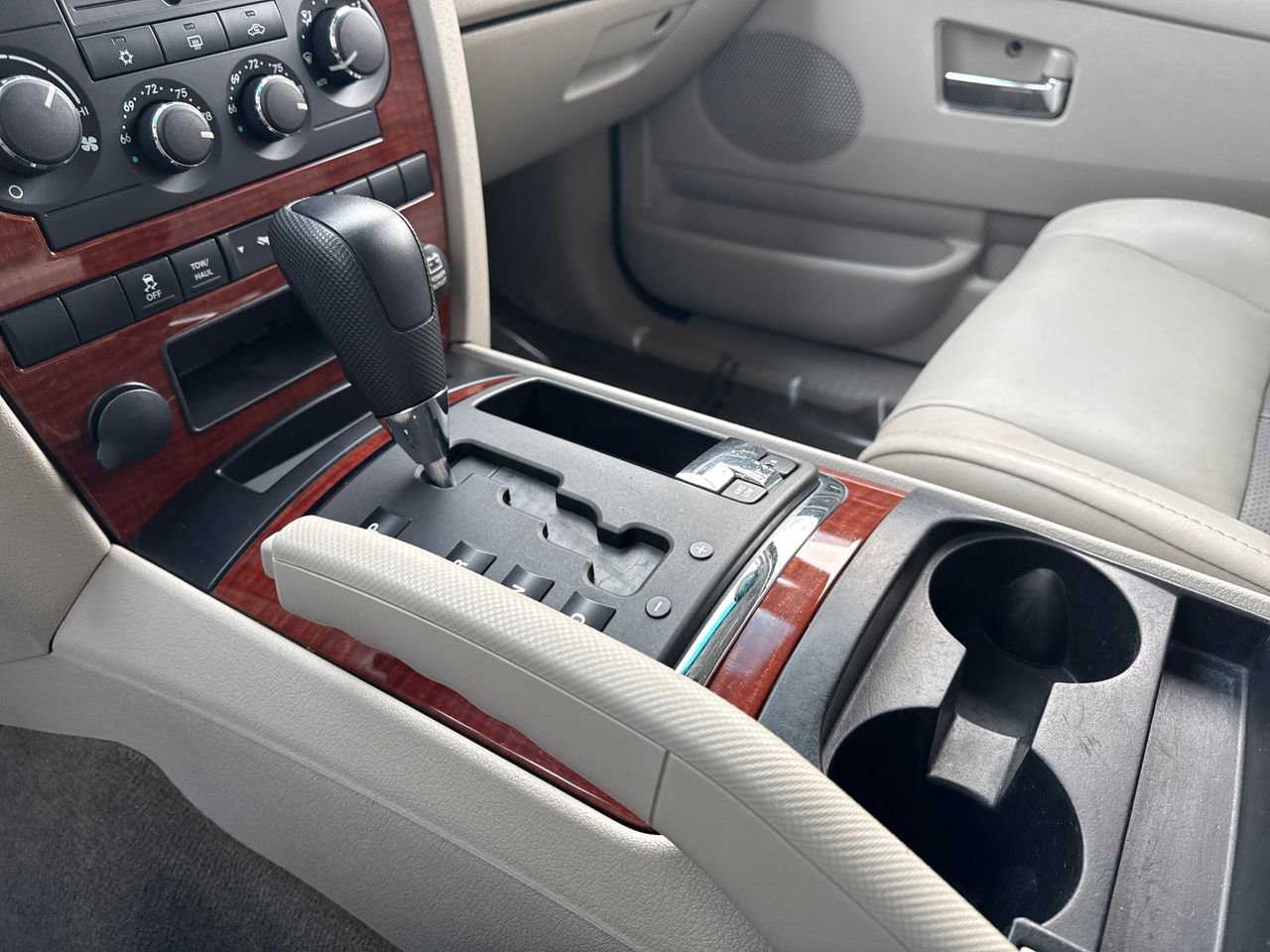 Used 2005 Jeep Grand Cherokee Limited image 19