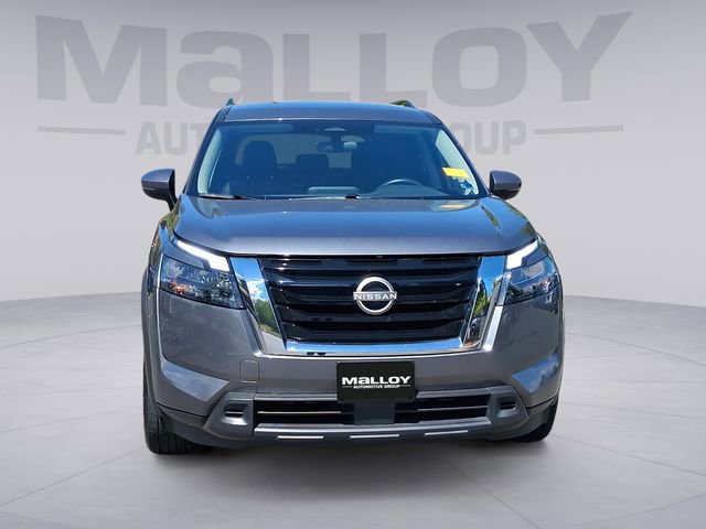 Used 2025 Nissan Pathfinder SV AWD/4WD image 8