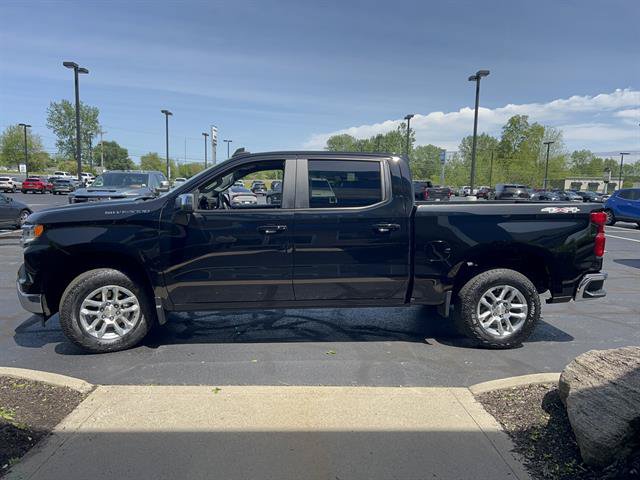 Used 2024 Chevrolet Silverado 1500 LT AWD/4WD image 4