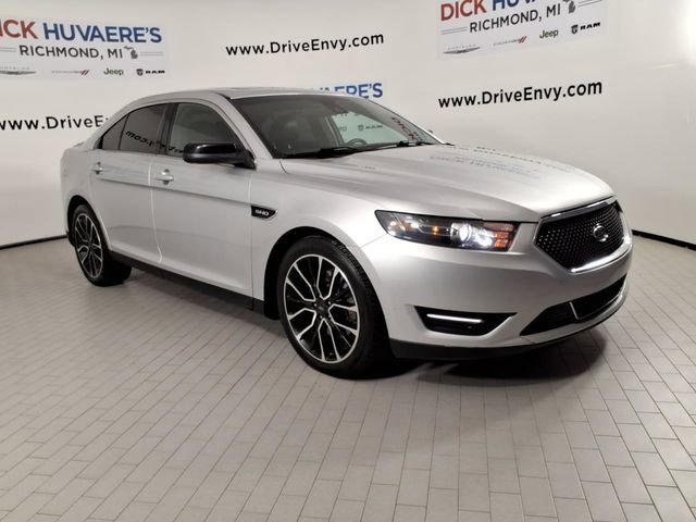Used 2018 Ford Taurus SHO image 3