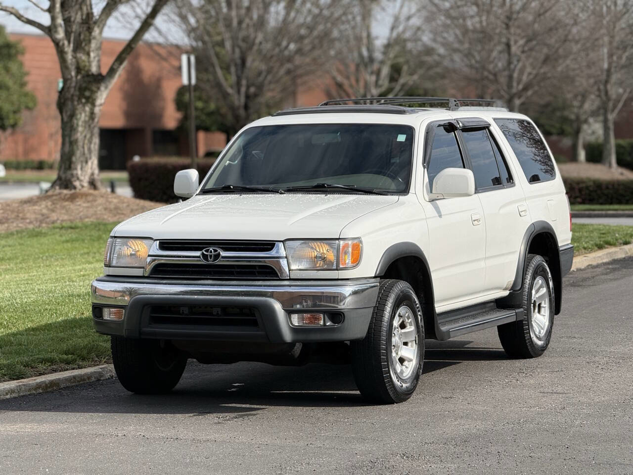 Used 2001 Toyota 4Runner SR5 image 2