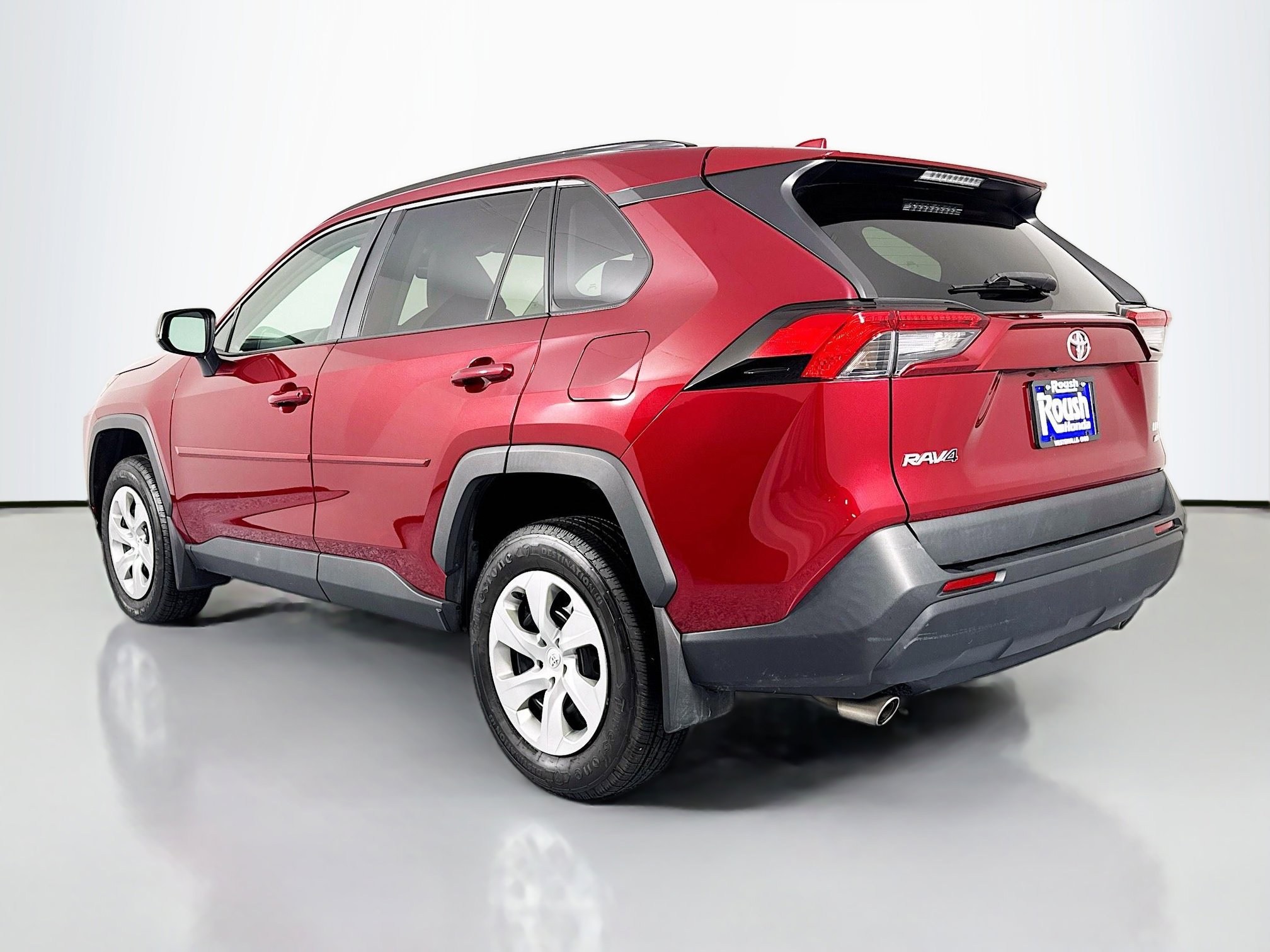 Used 2021 Toyota RAV4 LE image 7