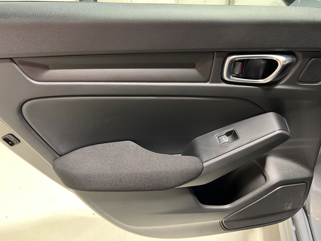 Used 2025 Honda Civic Sport image 31