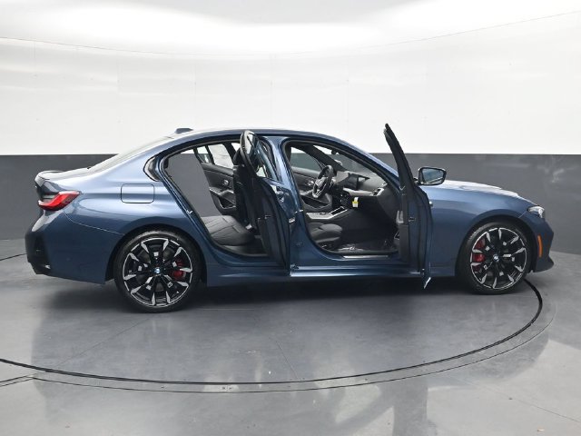 New 2026 BMW 330i Sedan w/ M Sport Package RWD image 38