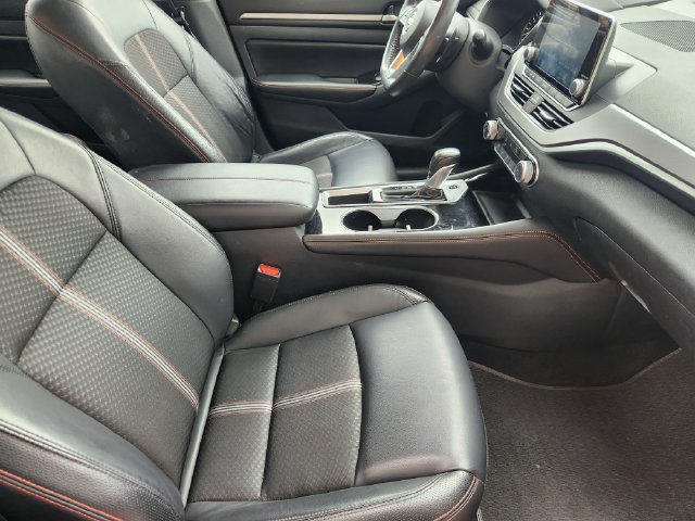 Used 2025 Nissan Altima 2.5 SR FWD image 13