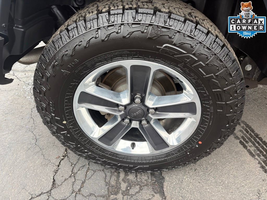 Used 2023 Jeep Wrangler Sahara w/ Cold Weather Group image 10