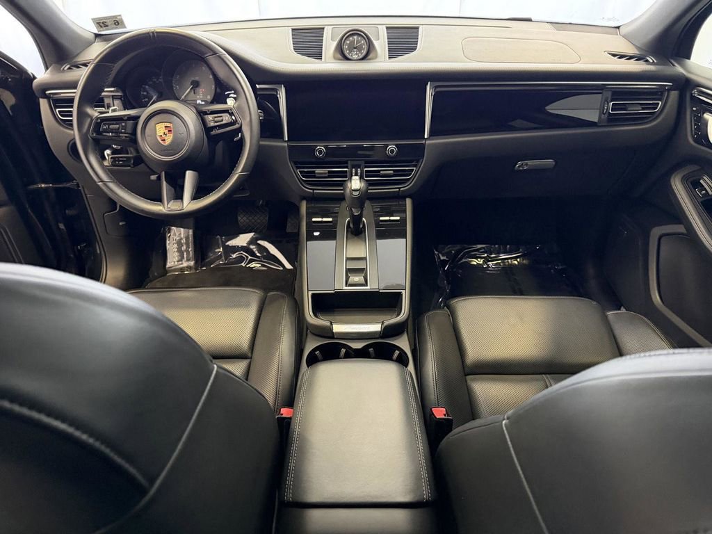Certified 2022 Porsche Macan S image 17