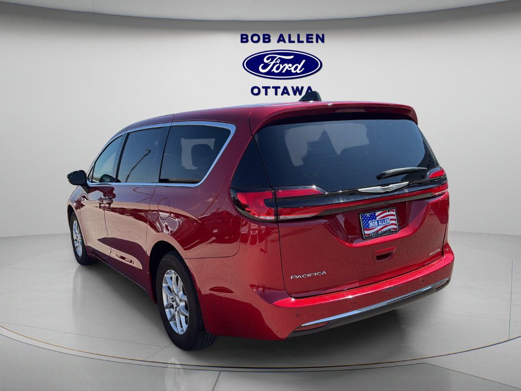 Used 2025 Chrysler Pacifica Select FWD image 22