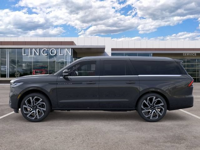 New 2026 Lincoln Navigator L Black Label AWD/4WD image 3