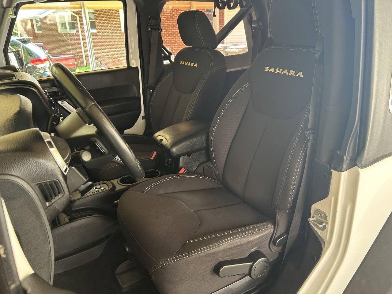 Used 2013 Jeep Wrangler Sahara w/ Connectivity Group AWD/4WD image 10