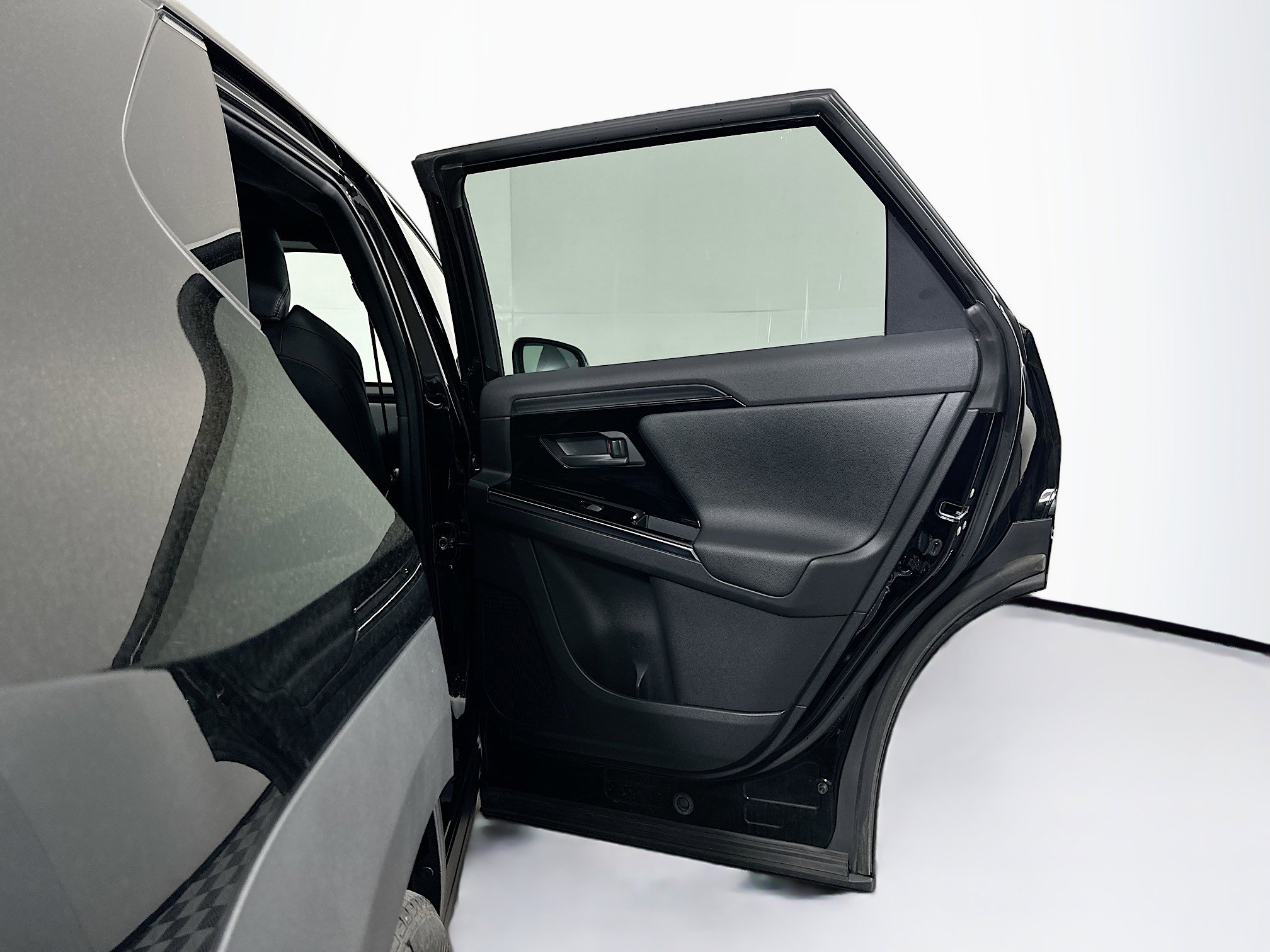 Used 2023 Subaru Solterra AWD image 31