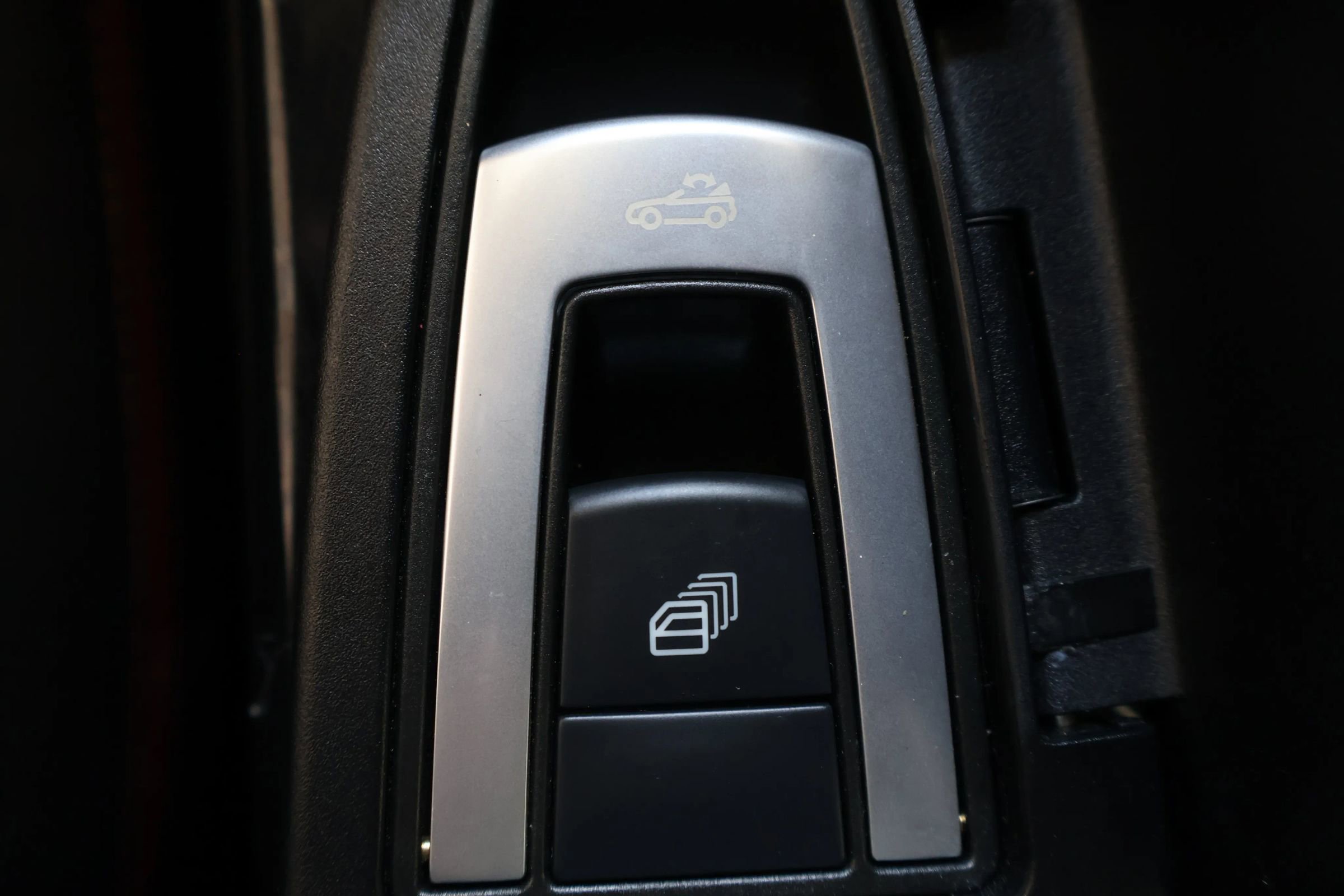 Used 2018 Mercedes-Benz SLC 43 AMG SLC 43 AMG Roadster 2D image 26