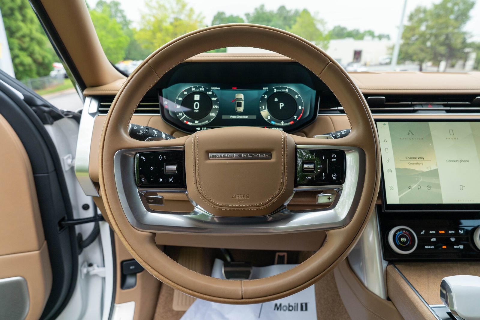 Used 2023 Land Rover Range Rover SV AWD/4WD image 20