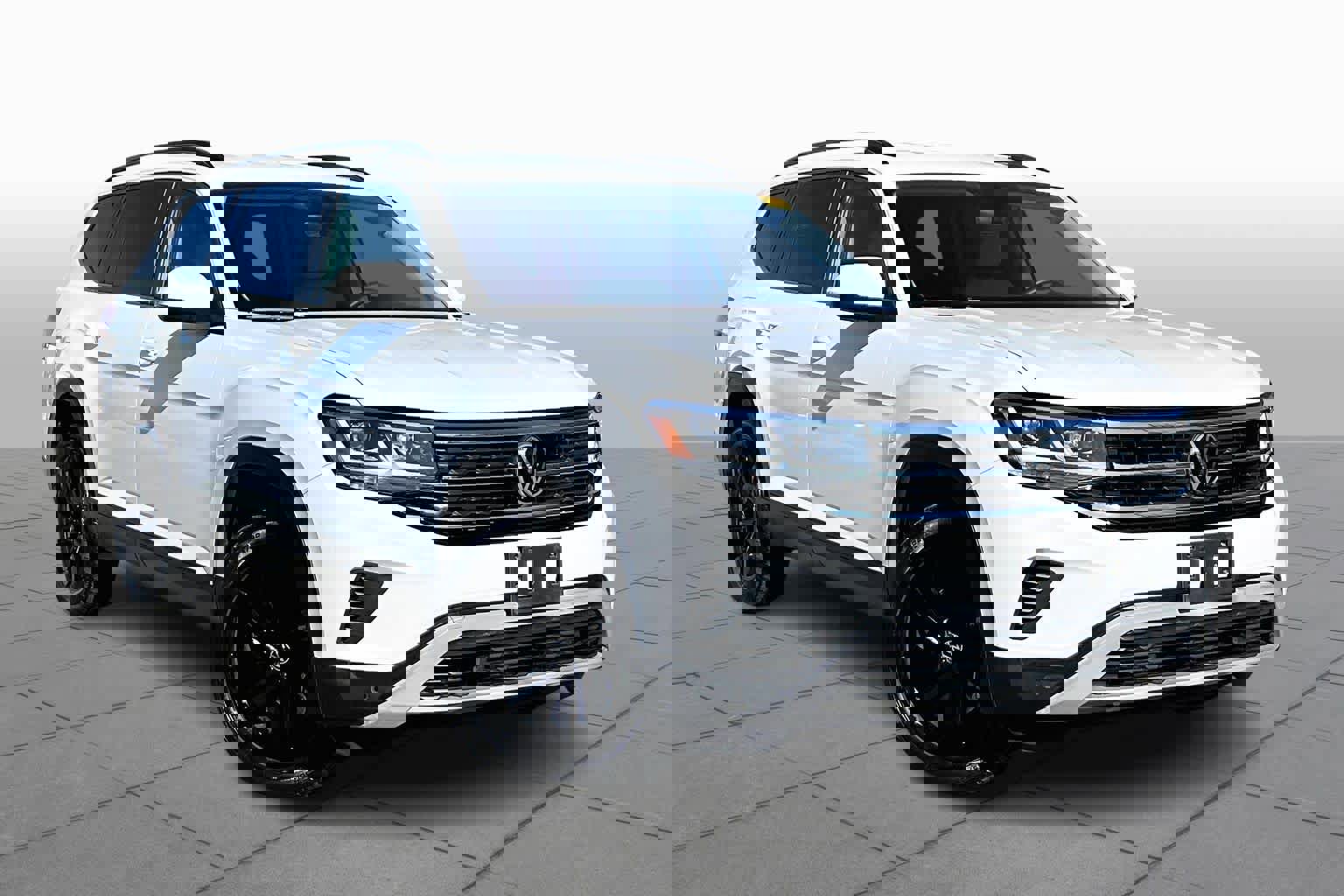 Used 2022 Volkswagen Atlas SE w/ Black Wheel Package image 3