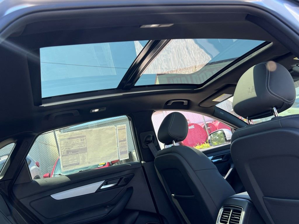 New 2025 VinFast VF 8 Plus image 14