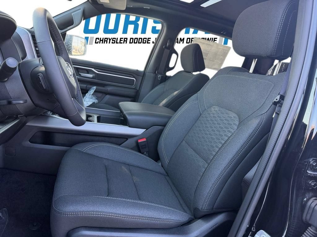 New 2026 RAM 1500 Big Horn AWD/4WD image 30