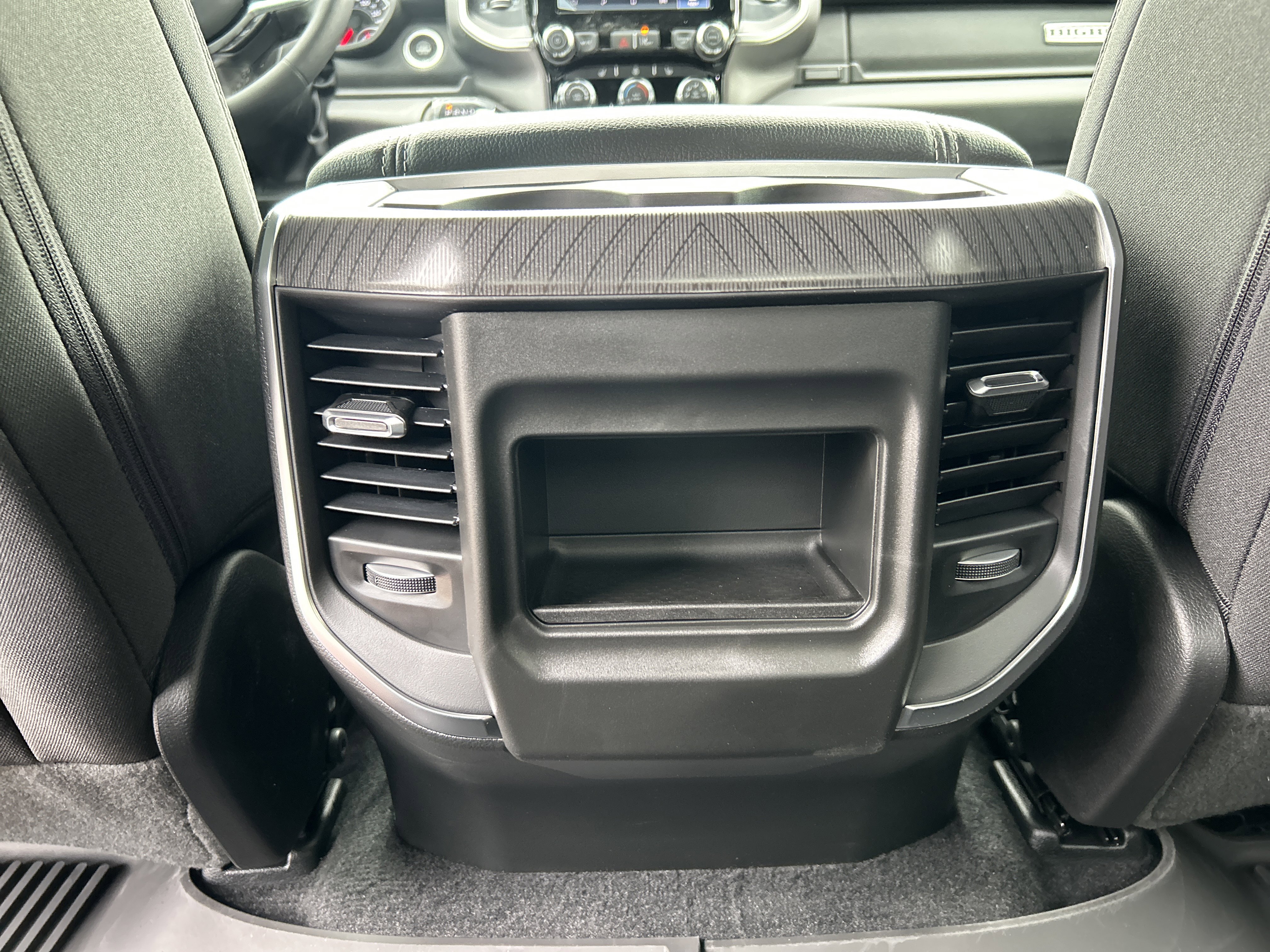 New 2026 RAM 1500 4x4 Crew Cab image 34