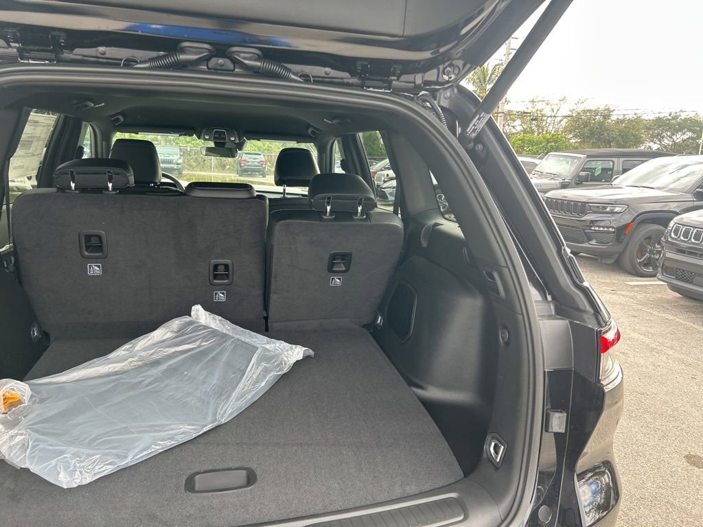 New 2026 Jeep Grand Cherokee Limited image 32